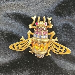 Bee Brooch, Joan Rivers